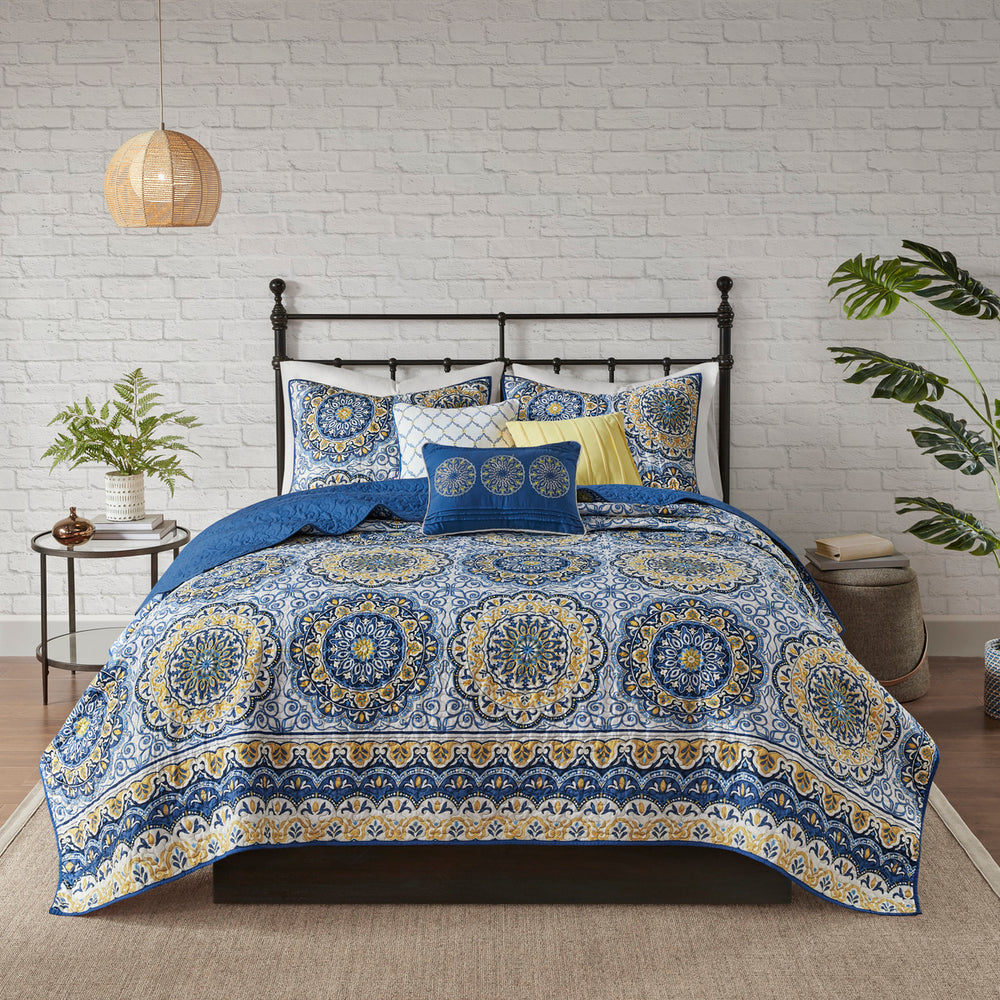 6 Piece Reversible Quilt Set with Throw Pillows Blue Full/Queen Media 2