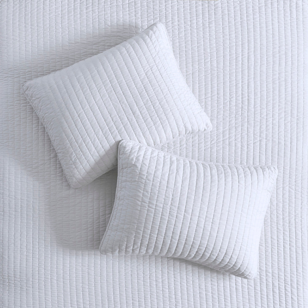 3 Piece Quilt Set White King/Cal King Media 10