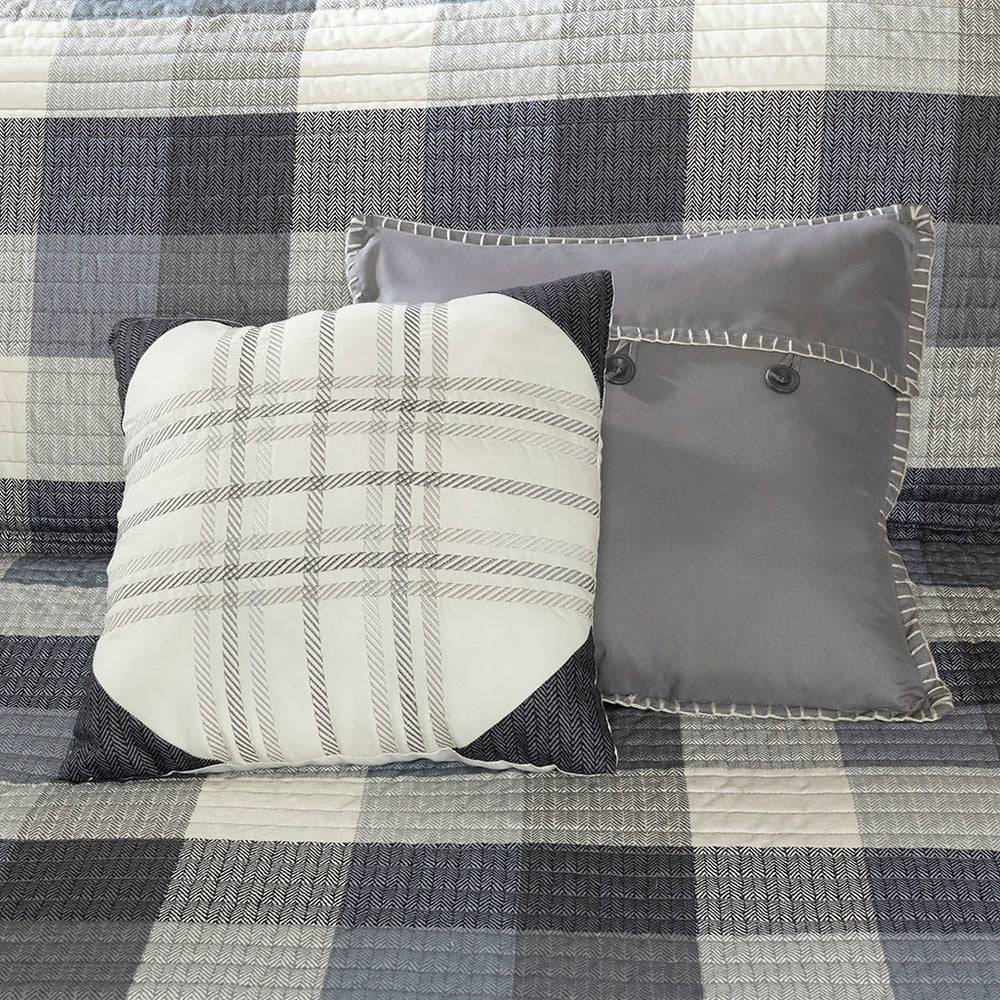 6 Piece Printed Herringbone Quilt Set with Throw Pillows Grey King/Cal King Media 6