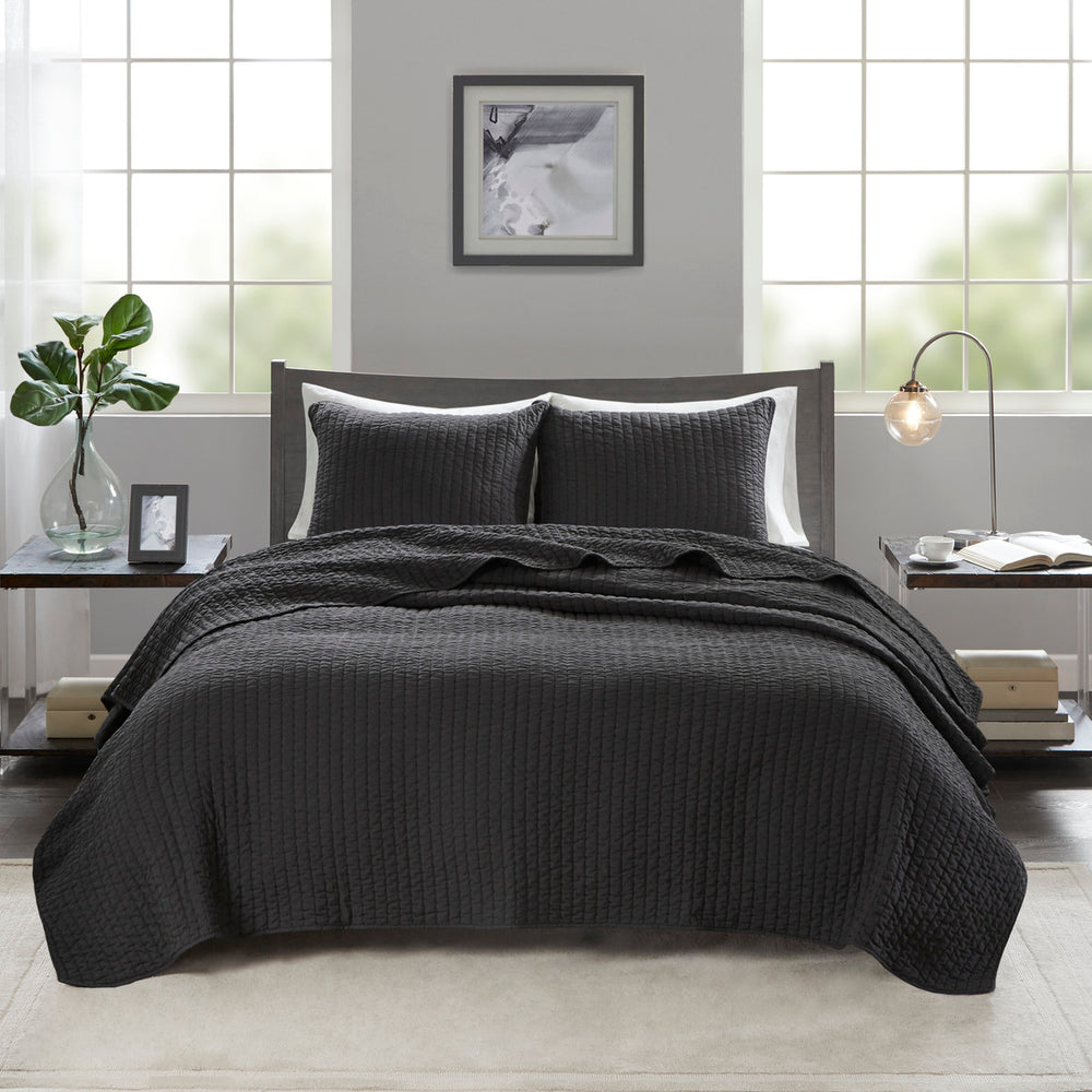 3 Piece Quilt Set Black King/Cal King Media 4