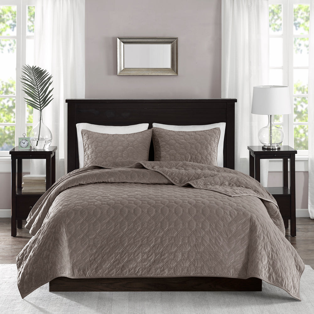 3 Piece Velvet Quilt Set Taupe King/Cal King Media 6