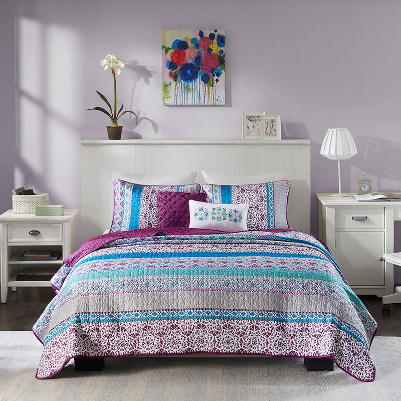 Twin/Twin XL Reversible Quilt Set with Throw Pillows