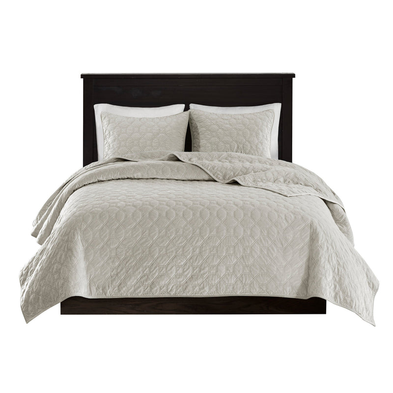 3 Piece Velvet Quilt Set