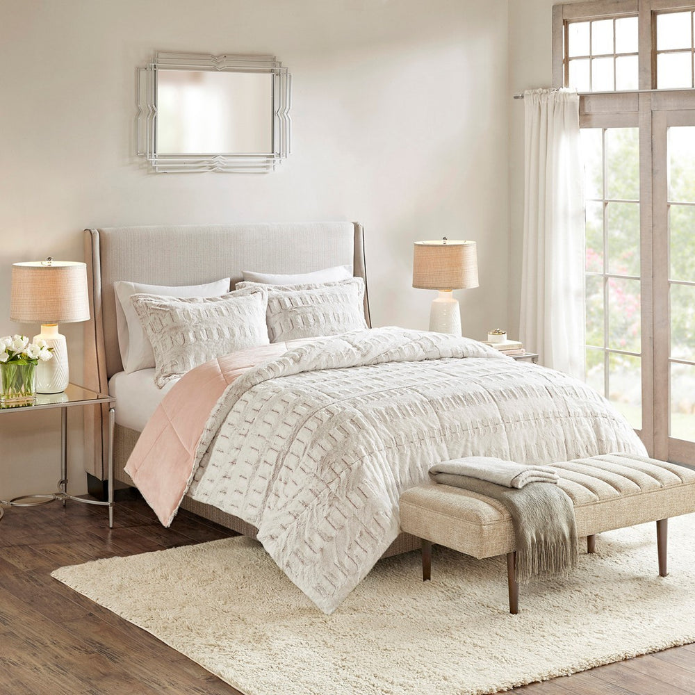 Twin/Twin XL Back Print Long Fur Comforter Mini Set Media 1