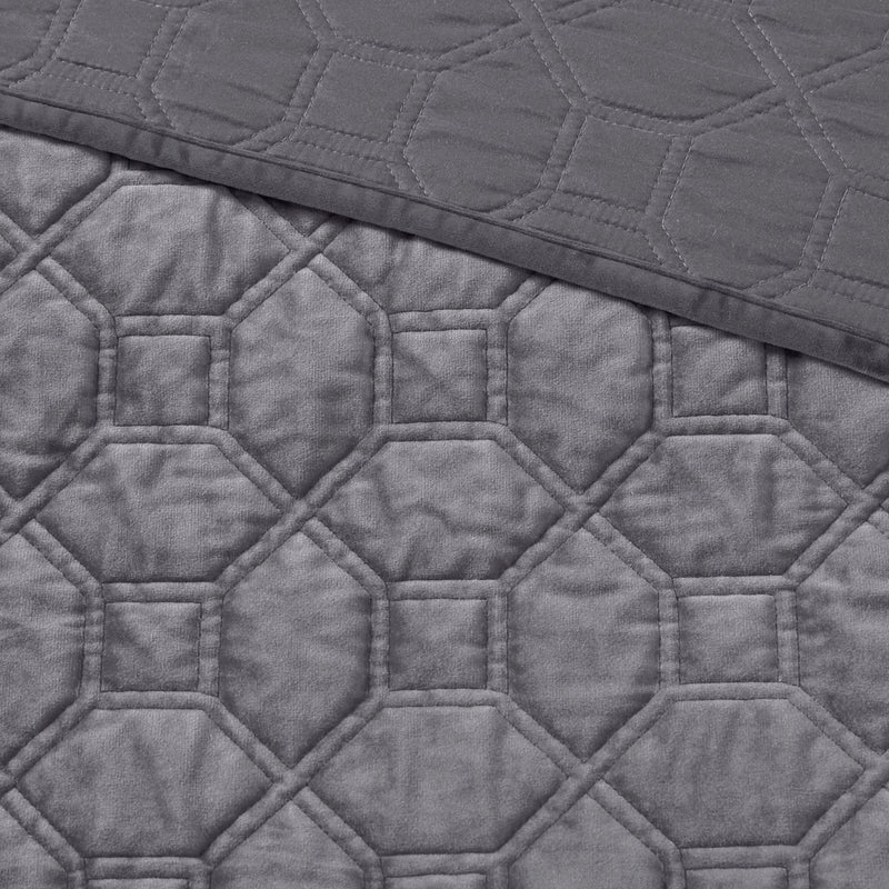 3 Piece Velvet Quilt Set