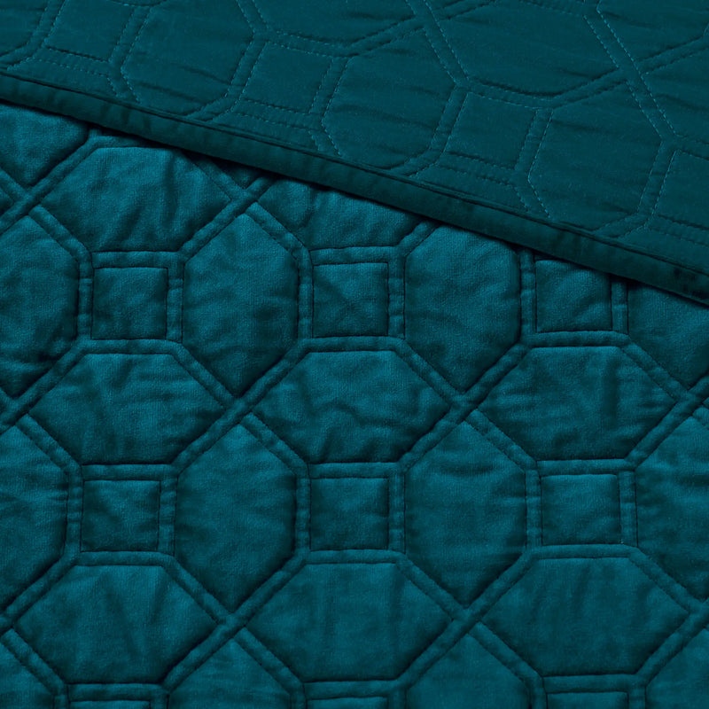 3 Piece Velvet Quilt Set