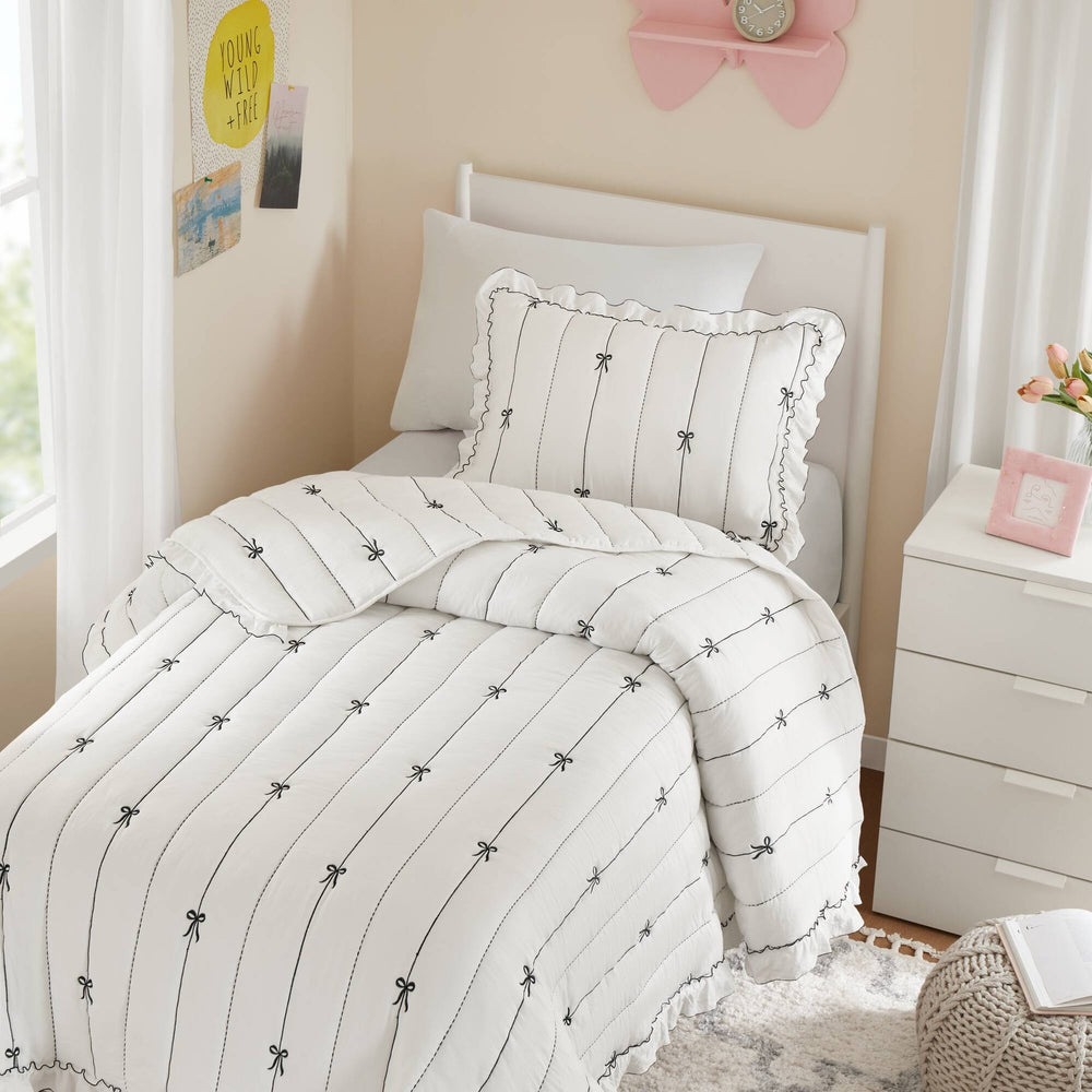 2- Piece Twin/Twin XL Quilt Mini Set Media 15