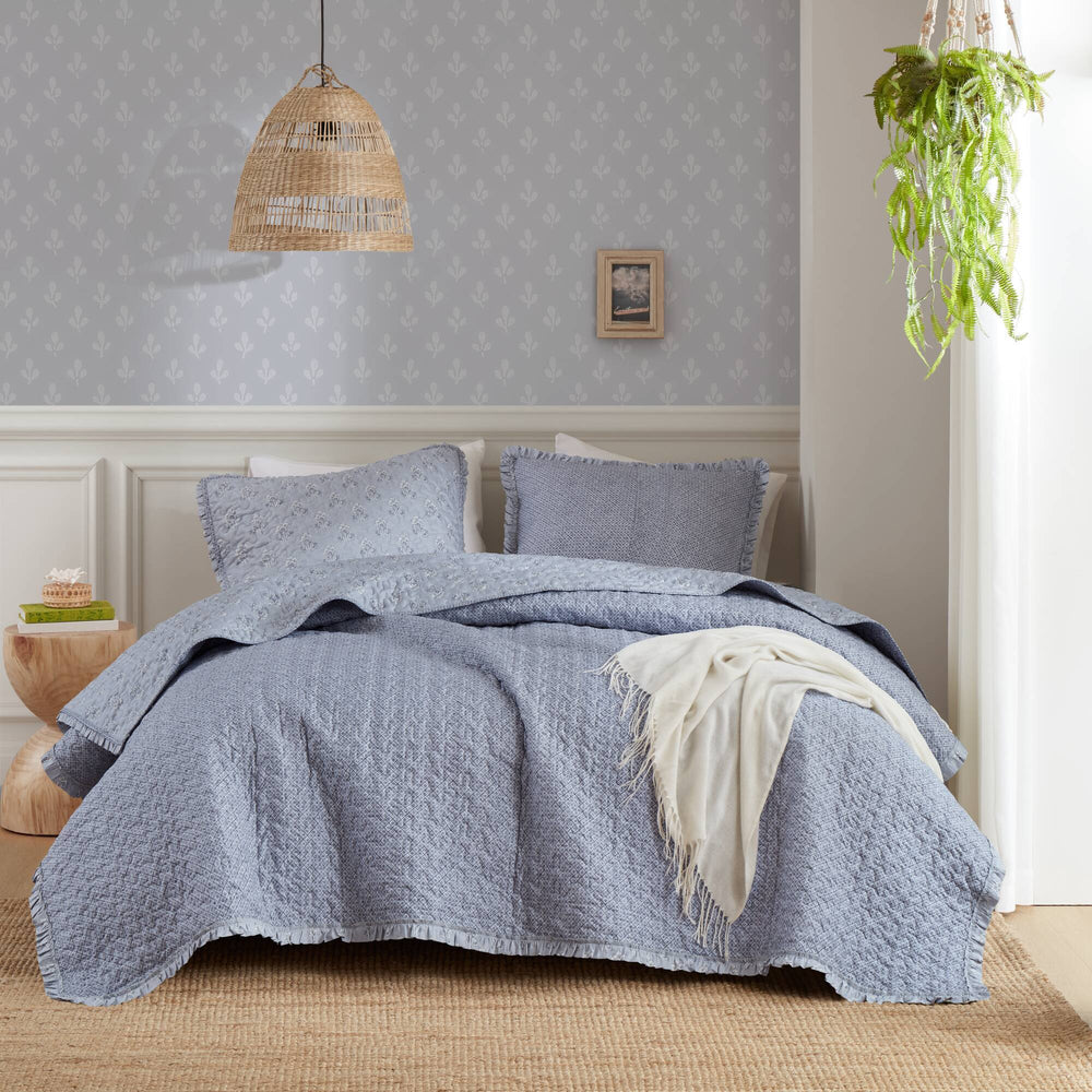 3-Piece Queen 3 Piece Ruffle Printed Quilt Set,Blue Media 19