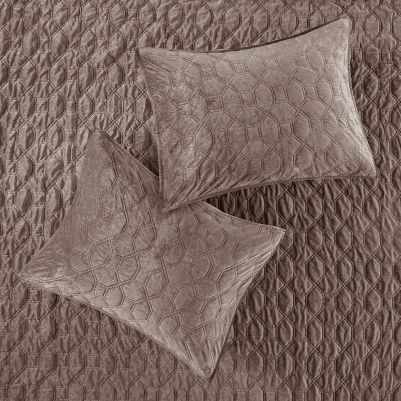 3 Piece Velvet Quilt Set