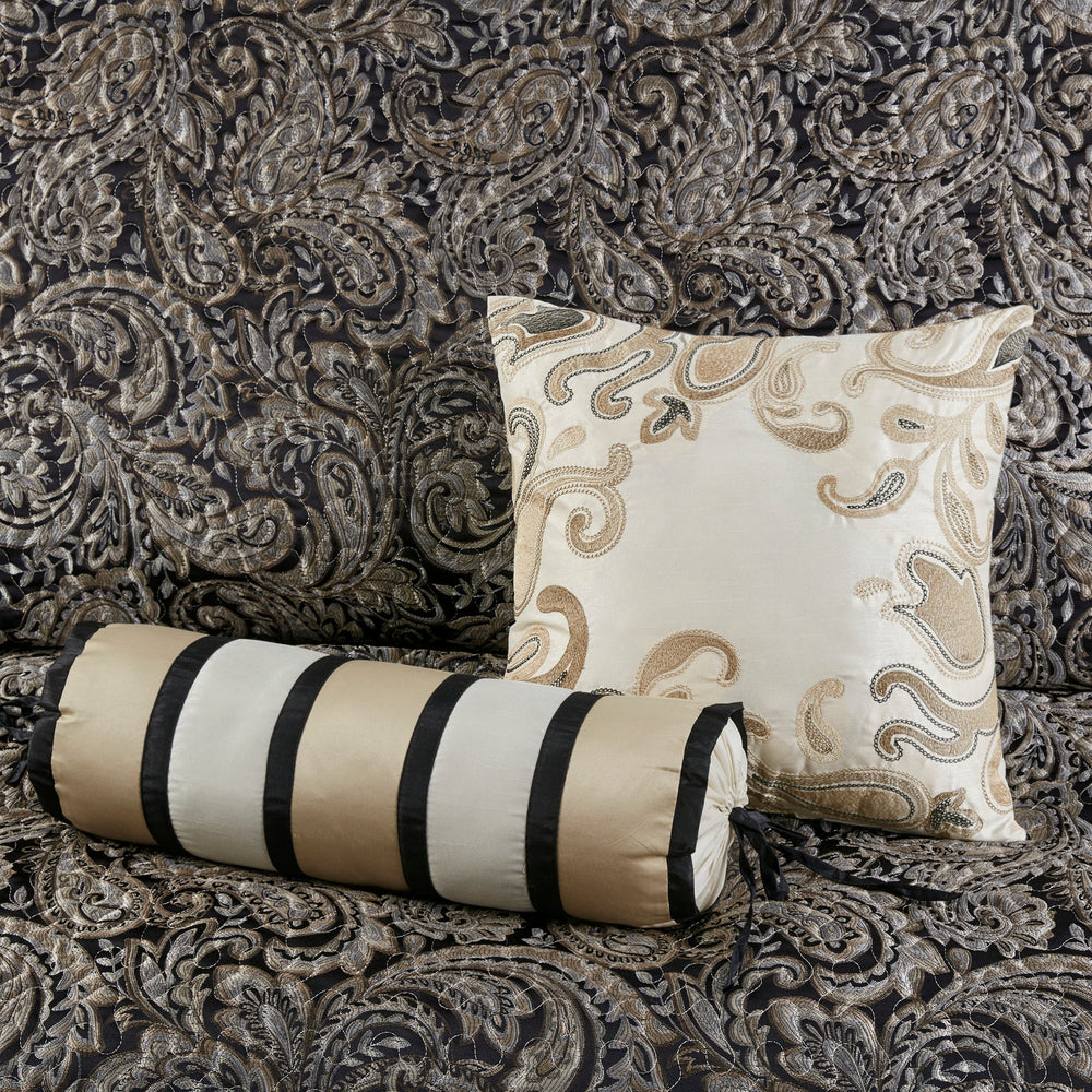 5 Piece Jacquard Bedspread Set with Throw Pillows Black King Media 2