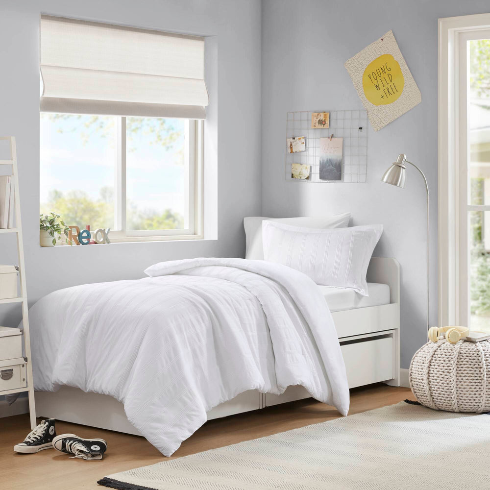 2-Piece Twin/Twin XL Woven Striped Duvet Set Media 1