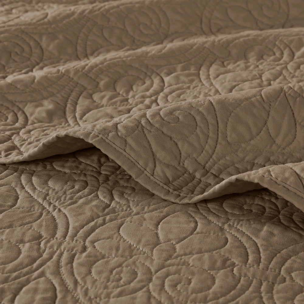 Reversible Quilt Set Mocha Full/Queen Media 9