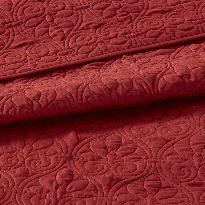 Reversible Quilt and Bedspread Set