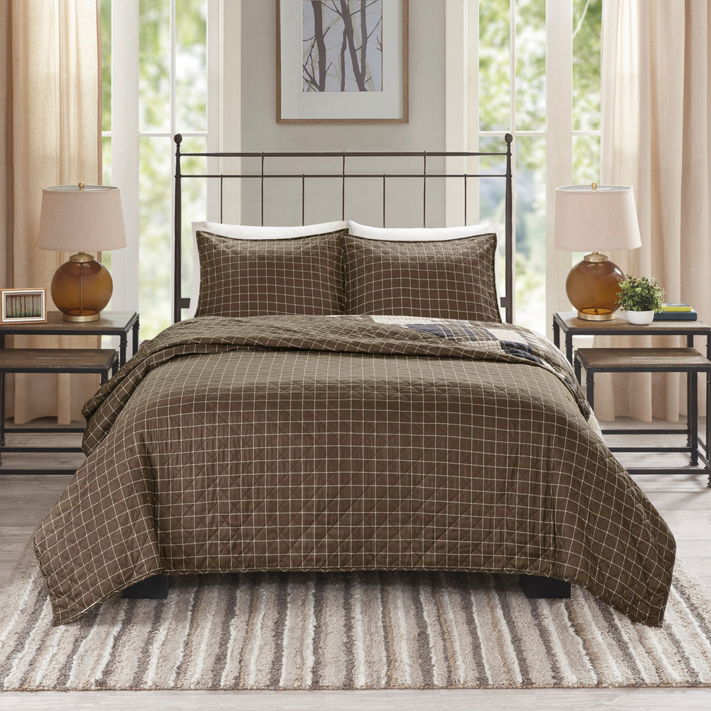3 Piece Reversible Printed Quilt Set Black/Brown King/Cal King Media 5