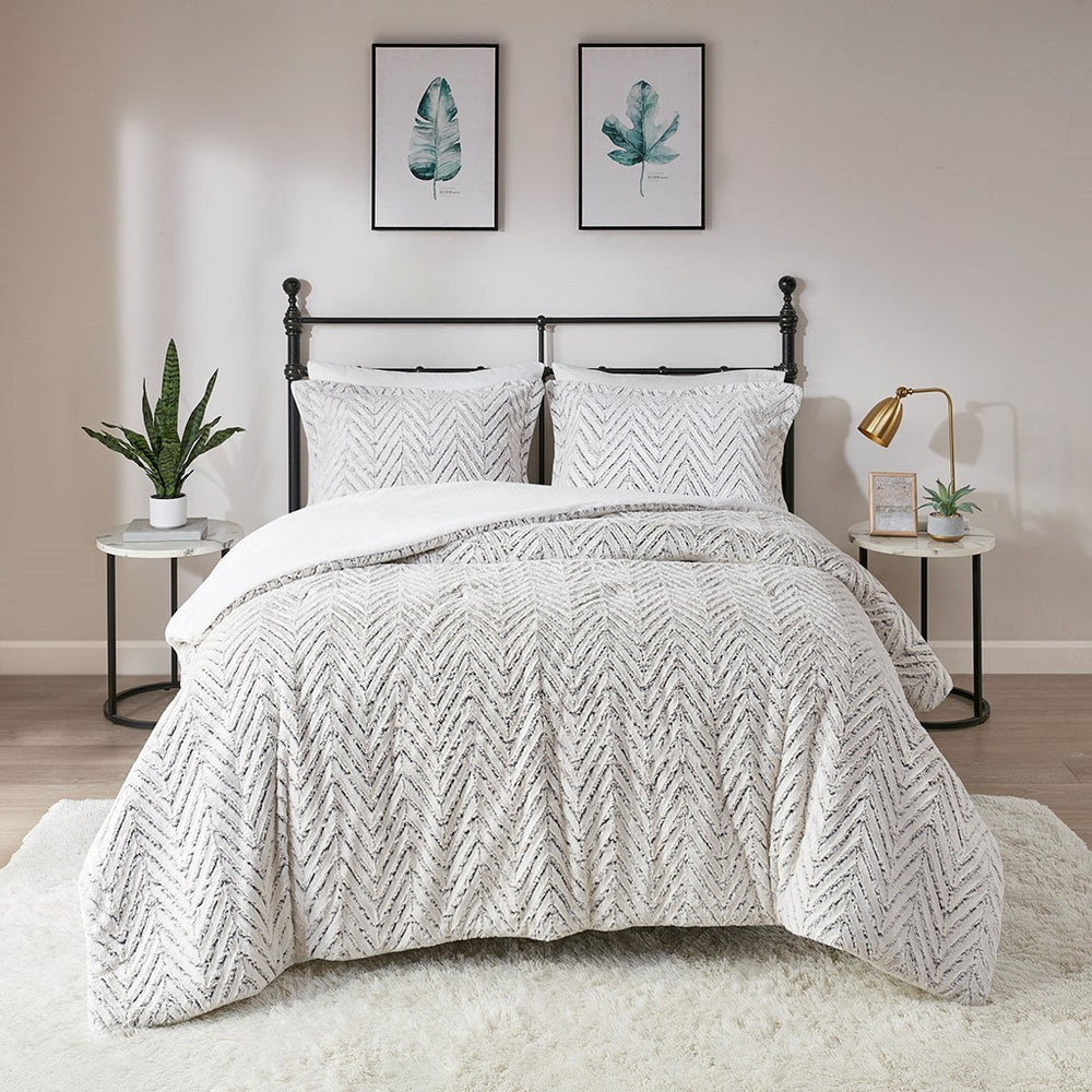 King/Cal King Ultra Plush Down Alternative Comforter Set Media 2