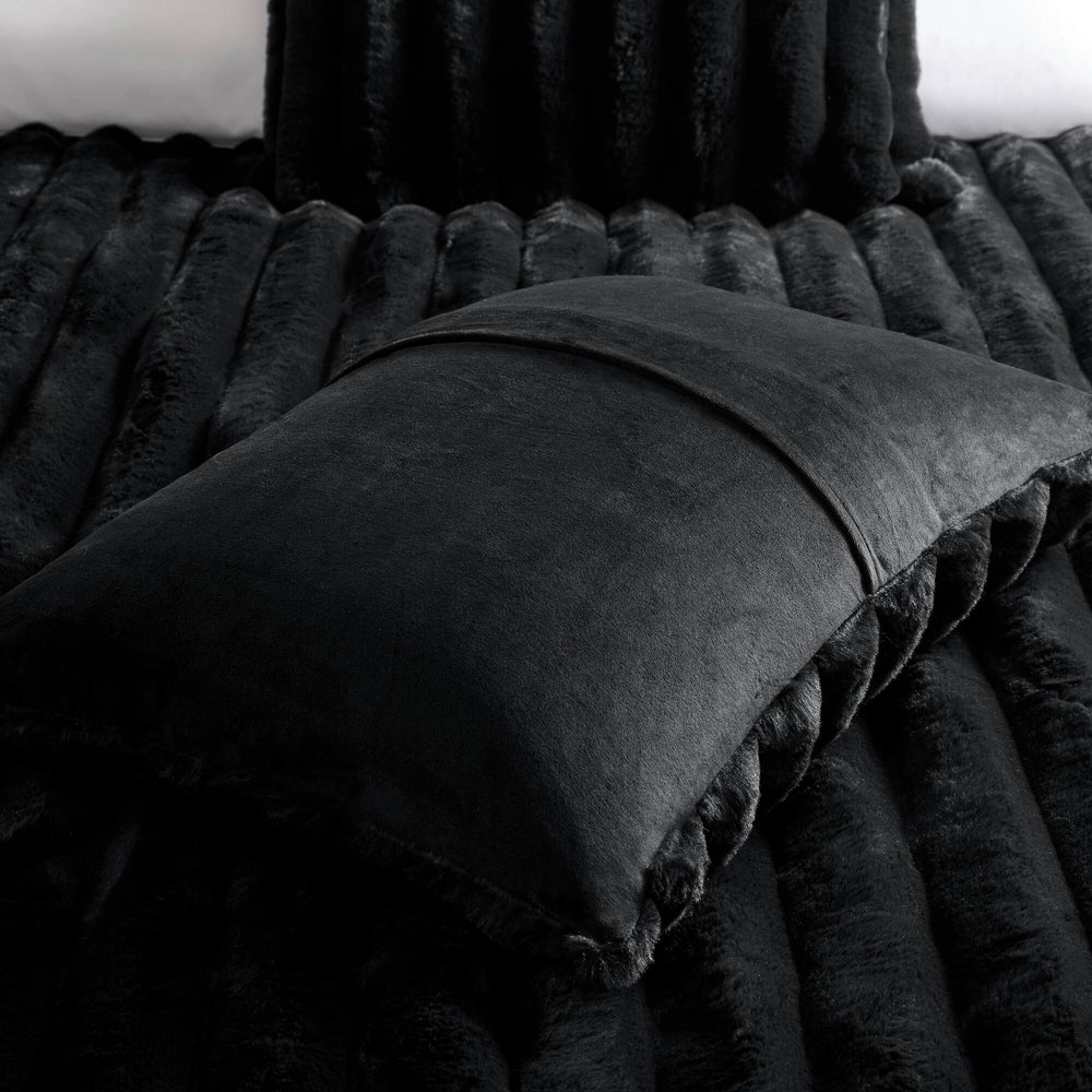 soft Faux Fur Ribbed Comforter Set Full/Queen Media 9