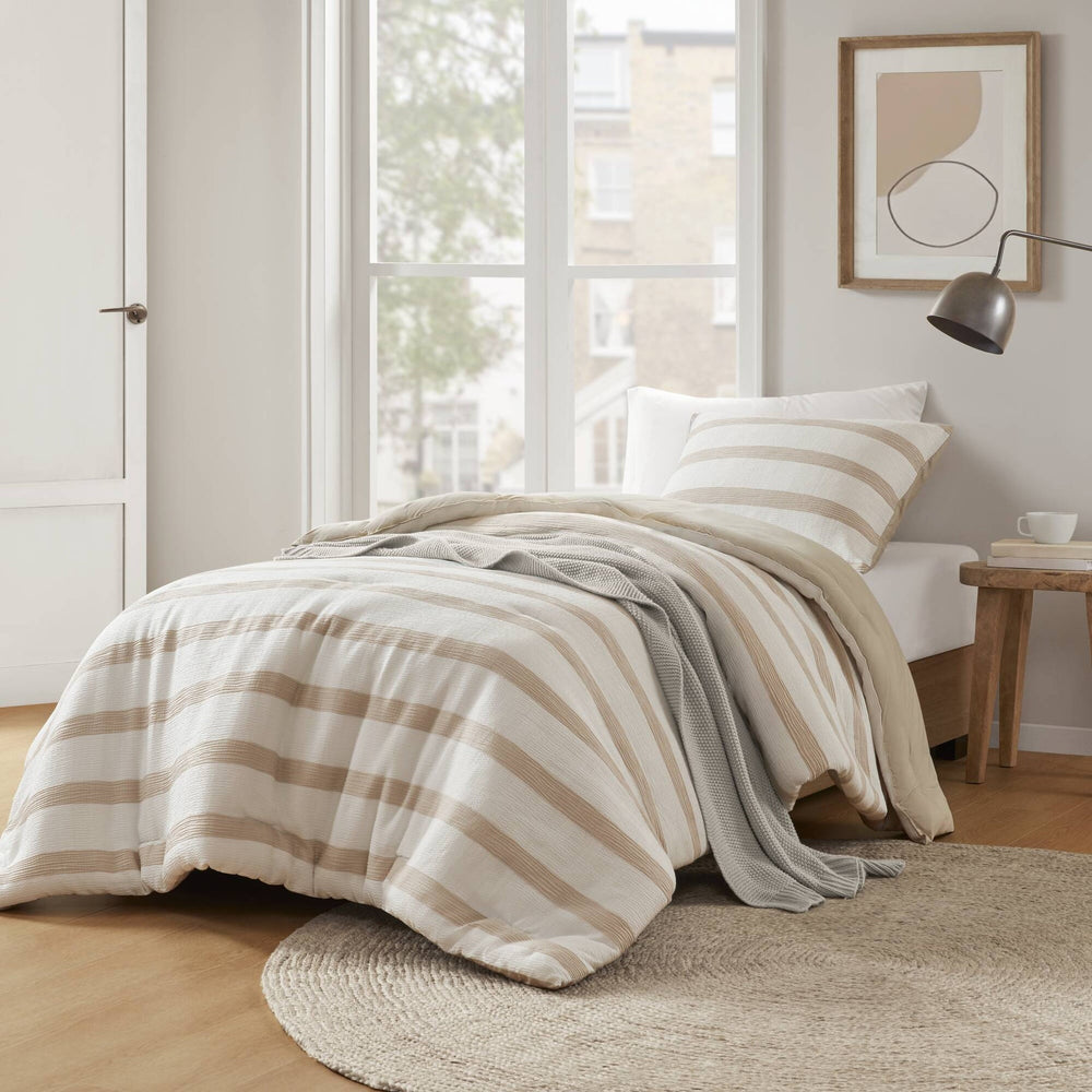 2-Piece Twin/Twin XL Yarn-dyed striped comforter Media 1