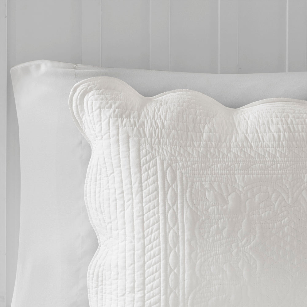 3 Piece Reversible Scalloped Edge Quilt Set White Full/Queen Media 7