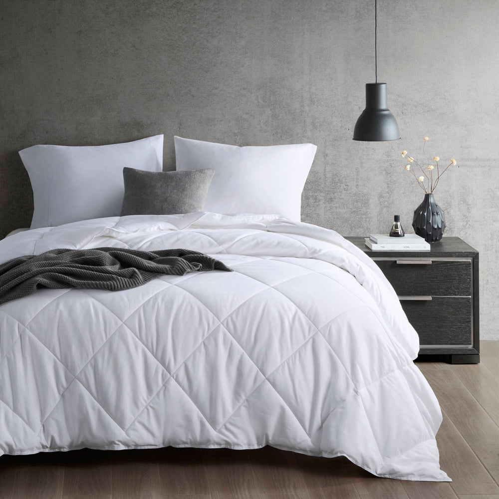 Oversized Down Alternative Comforter White Twin/Twin XL Media 1