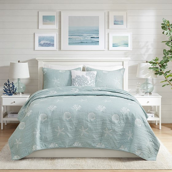 4 Piece Cotton Reversible Embroidered Quilt Set with Throw Pillow Aqua King/Cal King Media 2