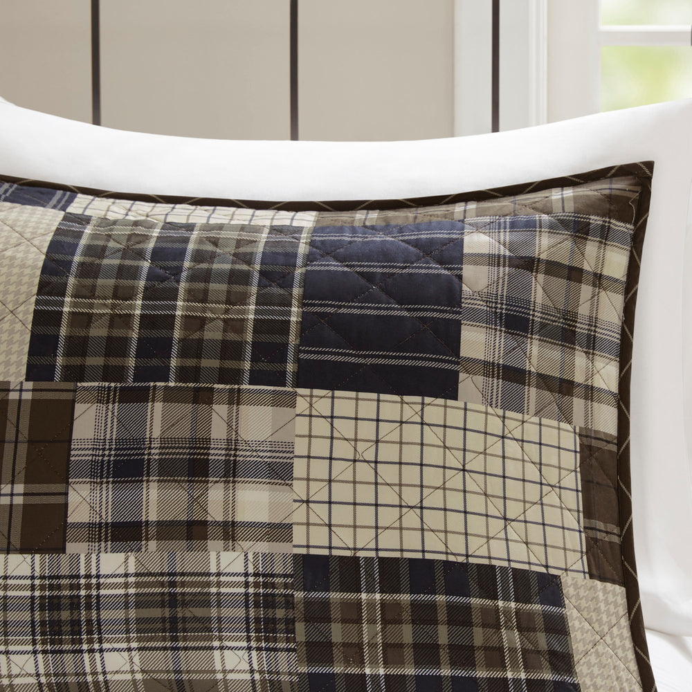 3 Piece Reversible Printed Quilt Set Black/Brown King/Cal King Media 7