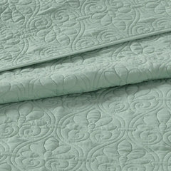 Reversible Quilt and Bedspread Set perspective
