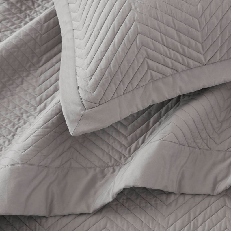 King 3 Piece Cotton Quilt Set Light Gray