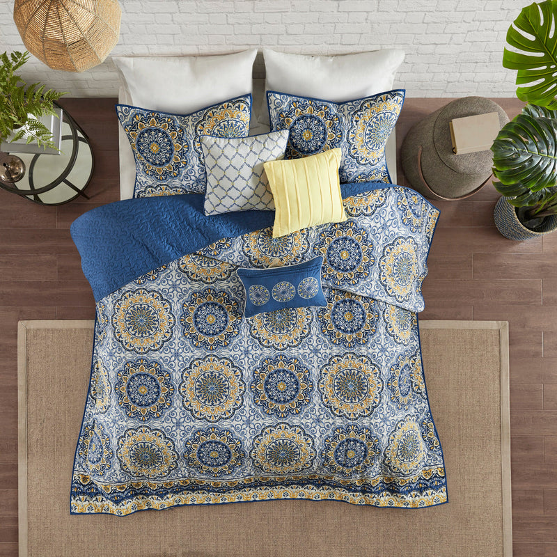 6 Piece Reversible Quilt Set with Throw Pillows Blue Full/Queen