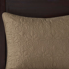 Reversible Quilt and Bedspread Set perspective