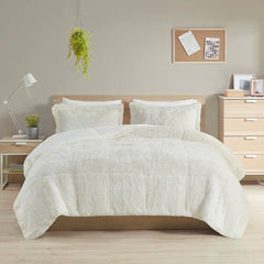 Shaggy Long Fur Comforter Mini Set perspective