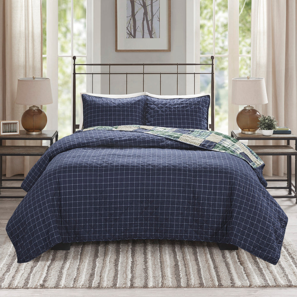 3 Piece Reversible Printed Quilt Set Green / Navy King/Cal King Media 8