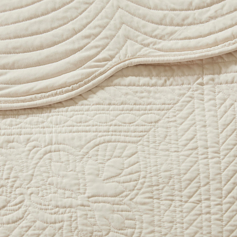 3 Piece Reversible Scalloped Edge Quilt Set Cream Full/Queen