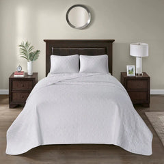 Reversible Quilt and Bedspread Set perspective