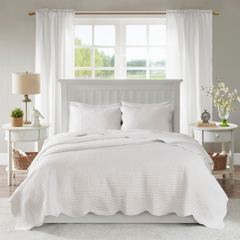 3 Piece Reversible Scalloped Edge Quilt Set White Full/Queen Media 6