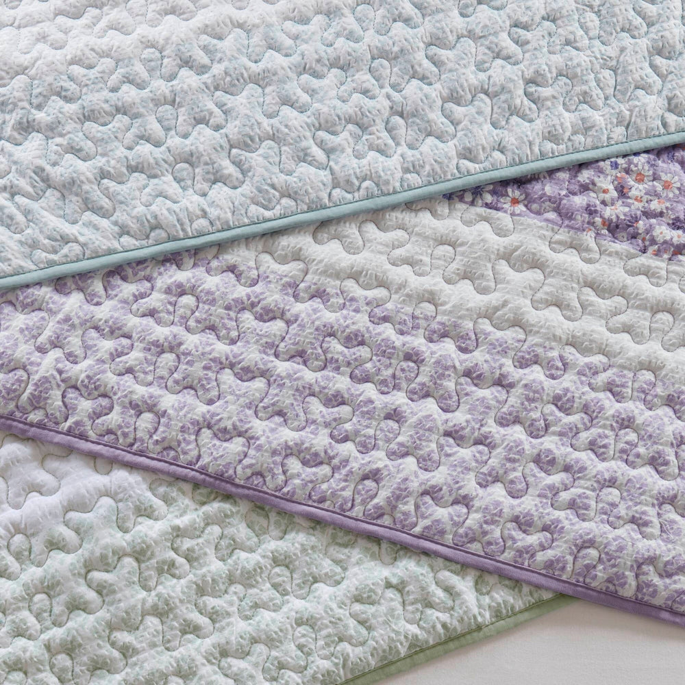 4 PCS King/Cal King Seersucker Quilt Set with Throw Media 7