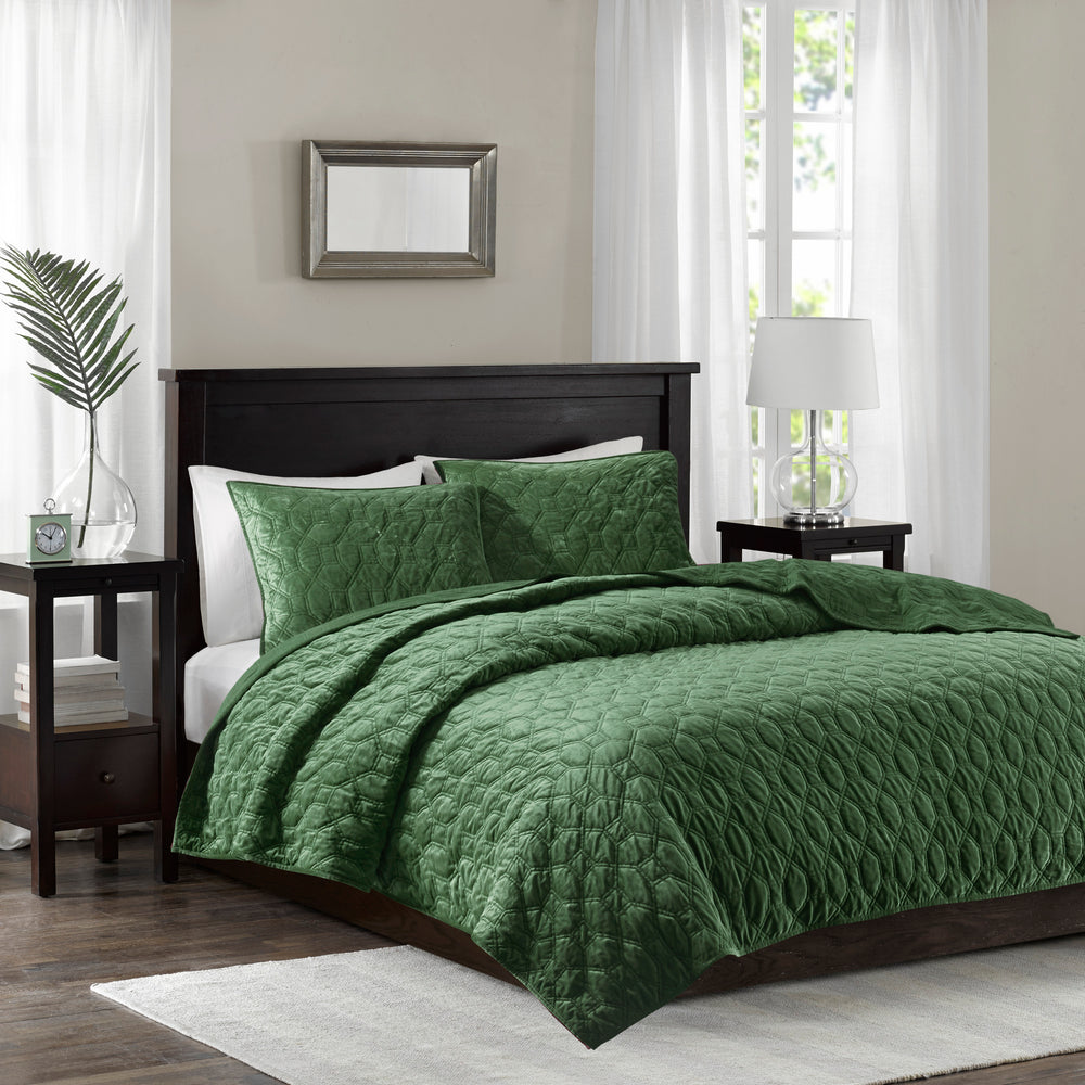 3 Piece Velvet Quilt Set Green Full/Queen Media 1