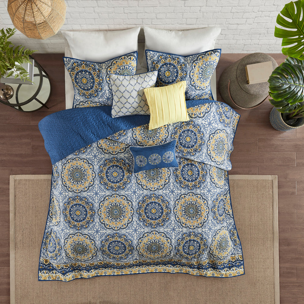 6 Piece Reversible Quilt Set with Throw Pillows Blue King/Cal King Media 2