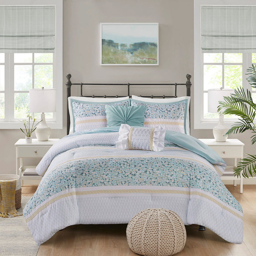 King/Cal King 5 Piece Seersucker Comforter Set with Throw Pillows Media 13