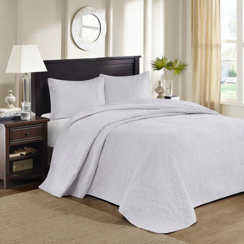 Reversible Quilt and Bedspread Set