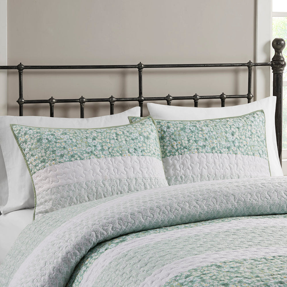 King/Cal King 4 Piece Seersucker Quilt Set with Throw Pillow Media 15