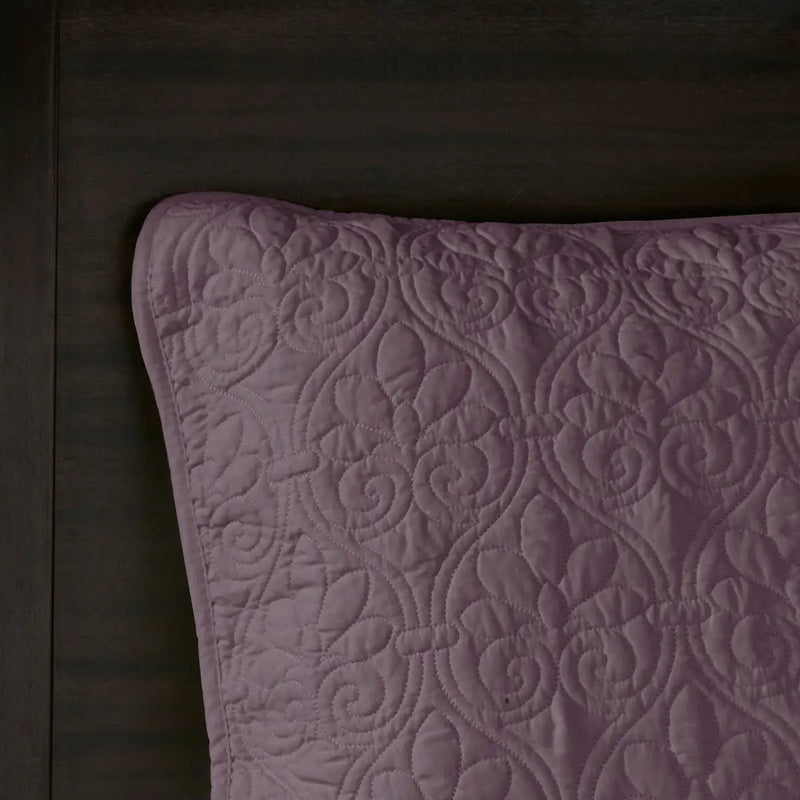 Reversible Quilt and Bedspread Set