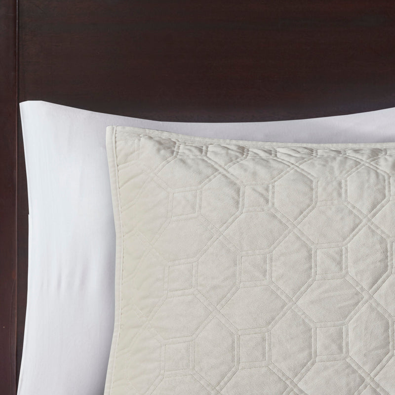 3 Piece Velvet Quilt Set