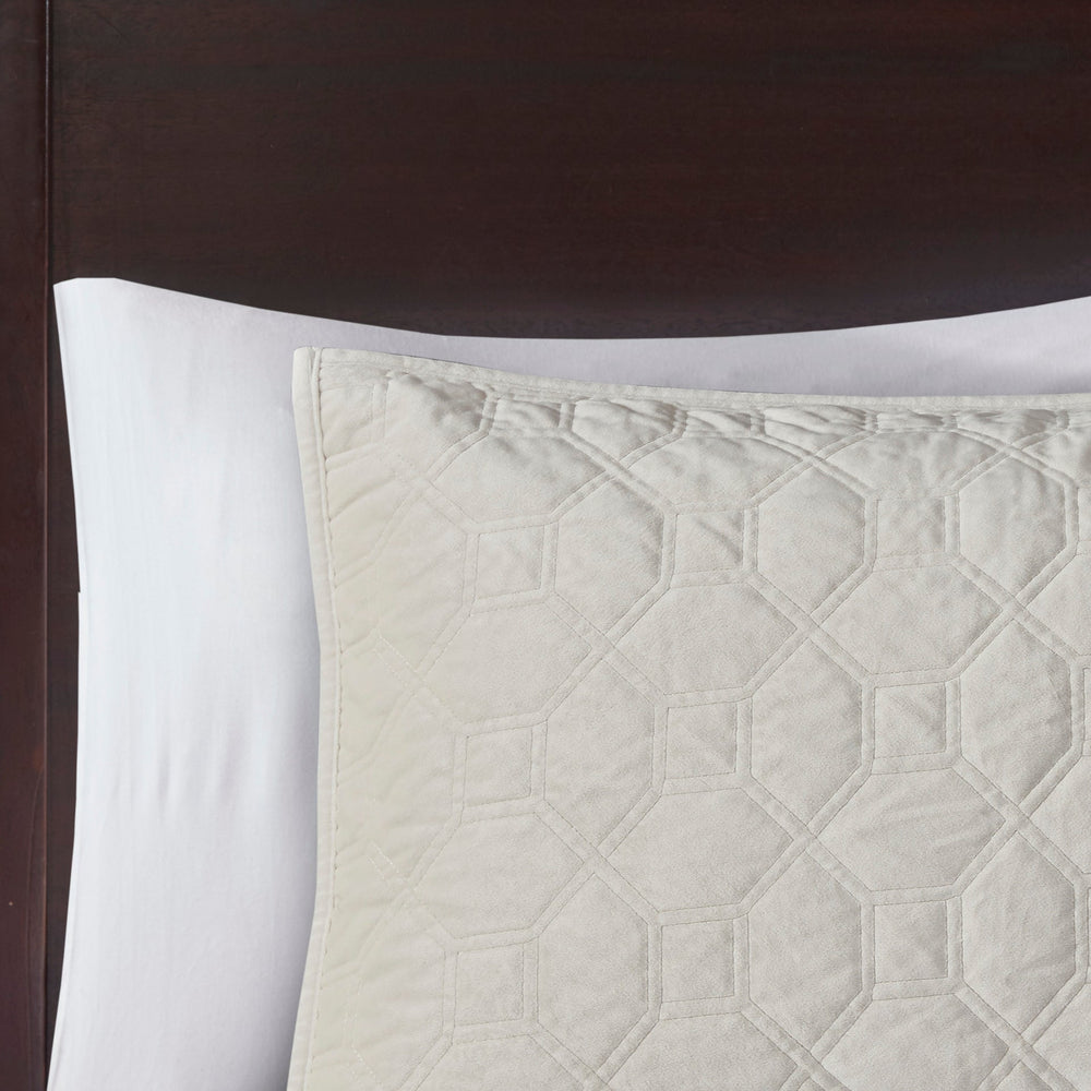 3 Piece Velvet Quilt Set Ivory King/Cal King Media 8
