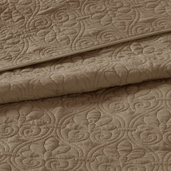 Reversible Quilt and Bedspread Set perspective