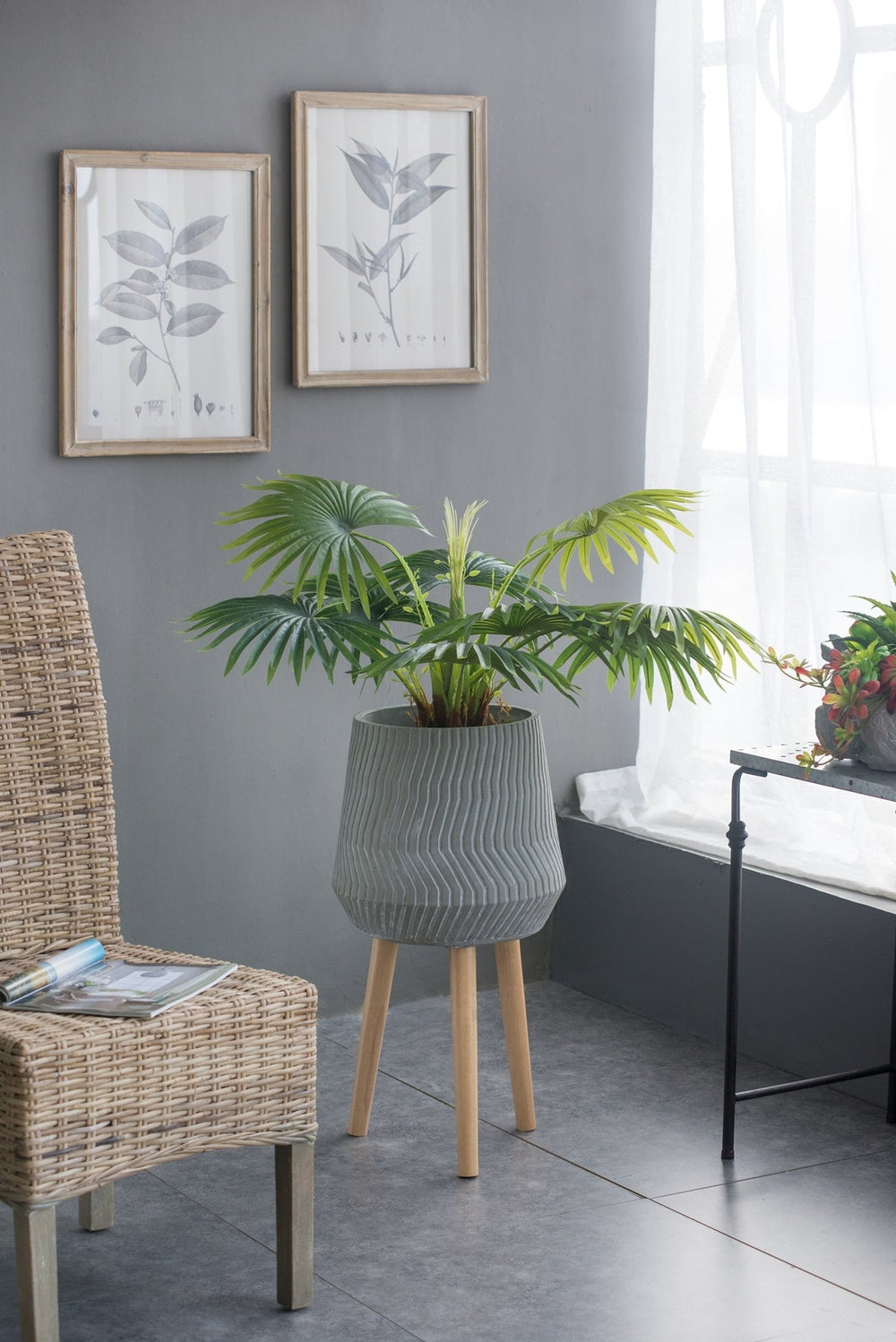 14.6x14.6x28' Cement and Wood Plant Stand, Indoor Outdoor Plant Holder Media 15