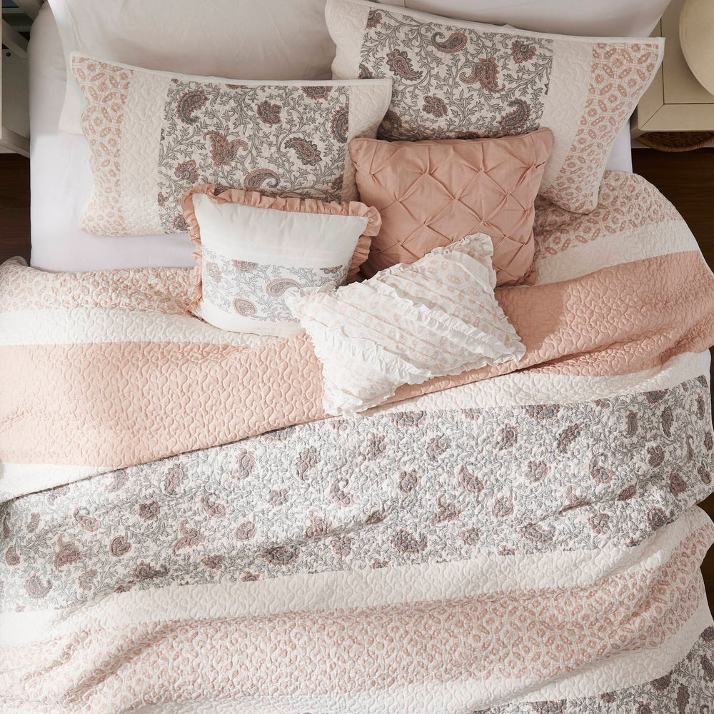 6 Piece Cotton Percale Quilt Set with Throw Pillows Blush King/Cal King Media 4