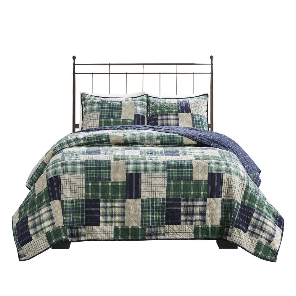 3 Piece Reversible Printed Quilt Set Green / Navy Full/Queen Media 6