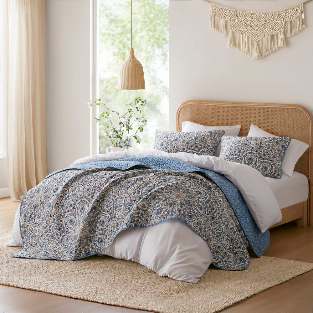 3-Piece Full/Queen Boho Floral Reversible Quilt Media 26