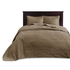Reversible Quilt and Bedspread Set perspective