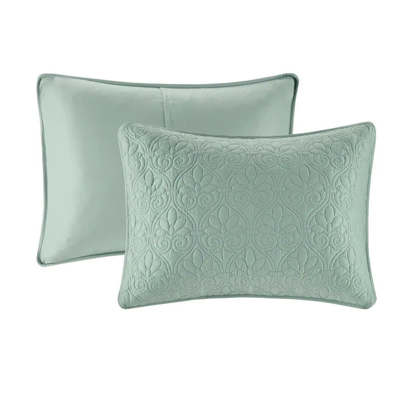 Reversible Quilt and Bedspread Set